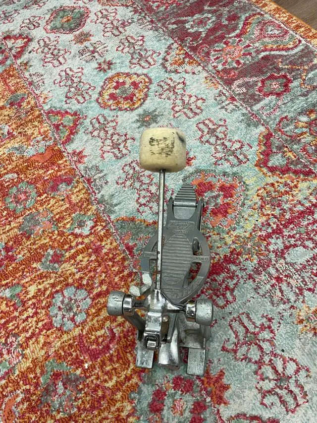 Speed King Kick Drum Pedal in Drums & Percussion in City of Toronto - Image 5