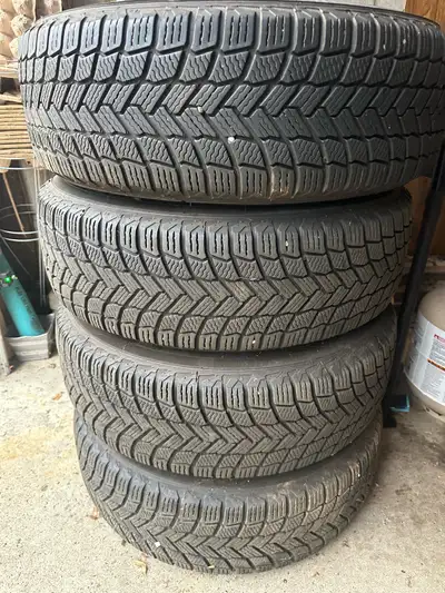 *Michelin X-Ice snow tires on rims *225-65-16 100T - came from 2011 Dodge Caravan * Used only for 8...