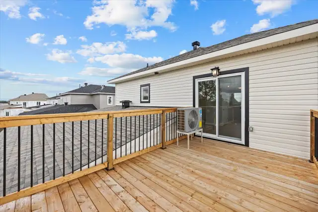 Spacious 2-Bedroom with Garage & Balcony - Available Immediately in Long Term Rentals in Ottawa - Image 7