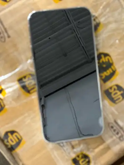 perfect condition battery capacity 77% come with accessories cash only