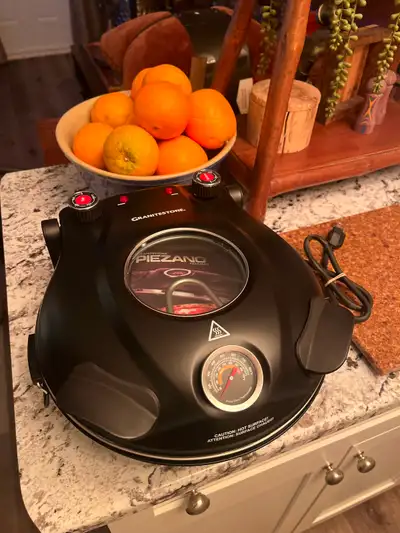 Pizza oven brand new never used $60 located in picton