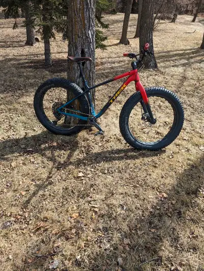 2021 Trek Farley 9.6 Carbon, View more