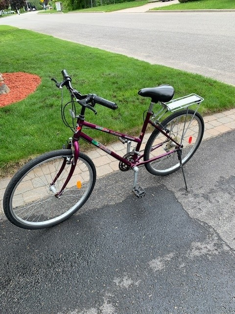 Vélo femme, Minelli Diablo 18 pouces couleur mauve dans Randonnée, ville et hybrides  à Laval/Rive Nord - Image 3