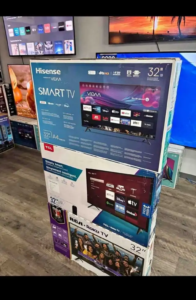 Hisense 32 inch Smart TV in TVs in City of Montréal - Image 2