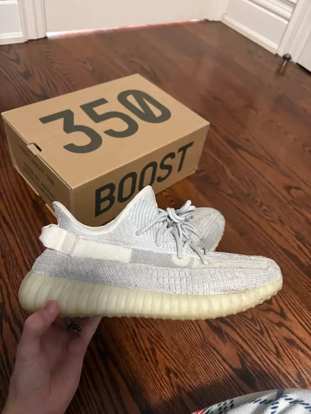 Yeezy 350 reflective used size 11 in Men's Shoes in City of Toronto - Image 6