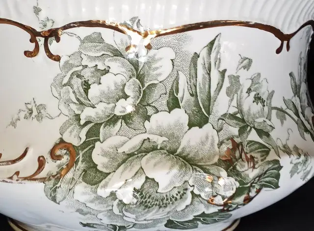 Fine Antique Semi-China Dunn Bennett Excelsior Peony Chamber Pot in Arts & Collectibles in London - Image 4