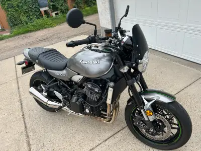 2020 Kawasaki Z900RS SE 8200km’s, $10,000 OBO (no tax) Awesome bike, fast acceleration and very comf...
