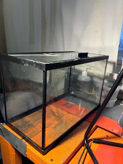 5 gallon aquarium with aqueon planted tank light, View more
