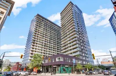 Furnished Studio for Rent | 101 Rue Peel, 8th Floor A bright, turnkey studio on the 8th floor of the...