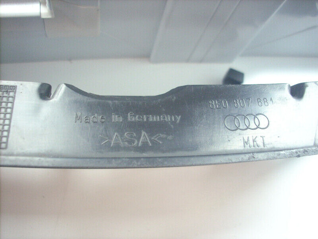 OEM AUDI A4 B6 SEDAN AVANT LEFT SIDE FOG LAMP GRILL 2001-5 dans Pièces de carrosserie  à Ouest de l’Île - Image 3