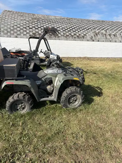 2005 Artic Cat 650 Quad Needs a tune up but does run and drive. A couple tires have a slow leak. It...