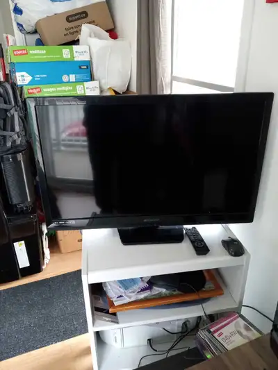 télévision Emerson de 31" pouces , View more
