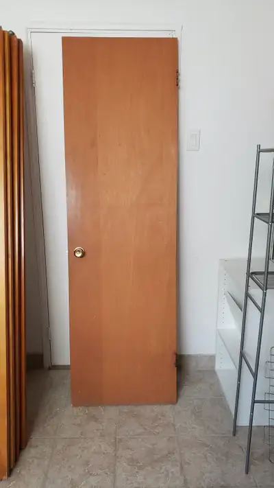 A vendre plusieurs portes, View more