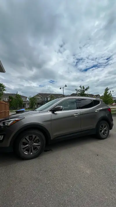2016 Hyundai Santa Fe Sport All Wheel Drive 2,4 Engine 198338 km Alberta Active Recent oil and filte...