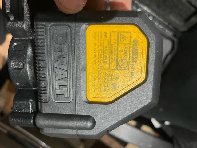 dewalt cordless 12 volt lazer kit in Power Tools in Barrie - Image 3