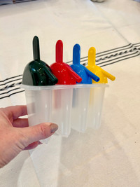Ice pop mold with straw