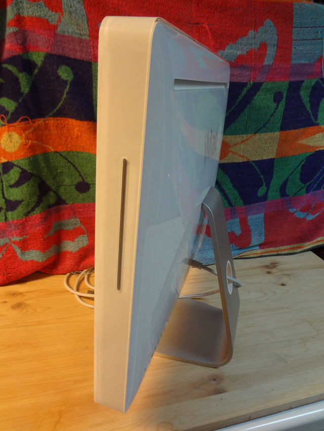 Apple iMac 579C-A1115 in Desktop Computers in Calgary - Image 4