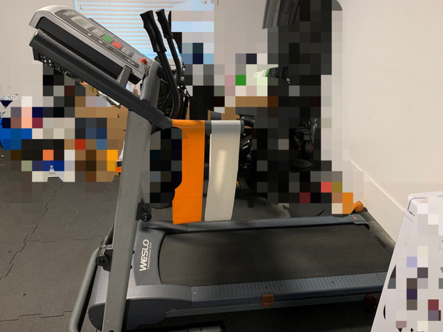 Weslo Crosswalk 5.0T Treadmill in Exercise Equipment in Richmond - Image 2