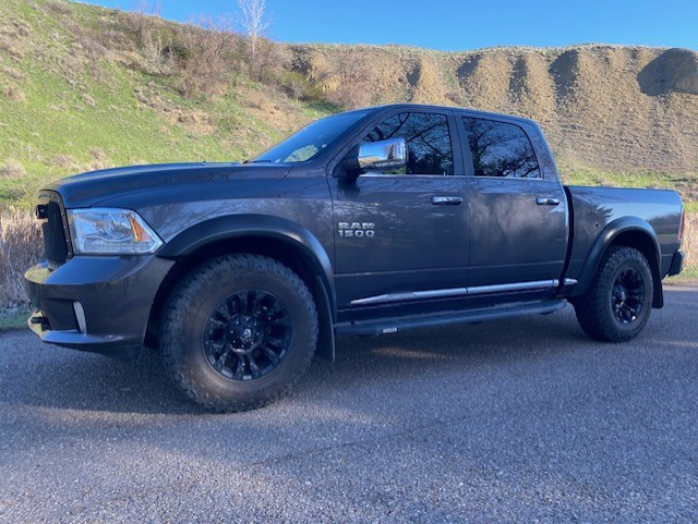 2016 Ram 1500 Crew Cab Limited 4WD EcoDiesel in Cars & Trucks in Medicine Hat