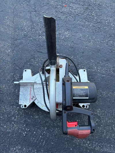 Craftsman mitre saw. Powerful motor. Portable for small to meddle sized wood work at garage and back...