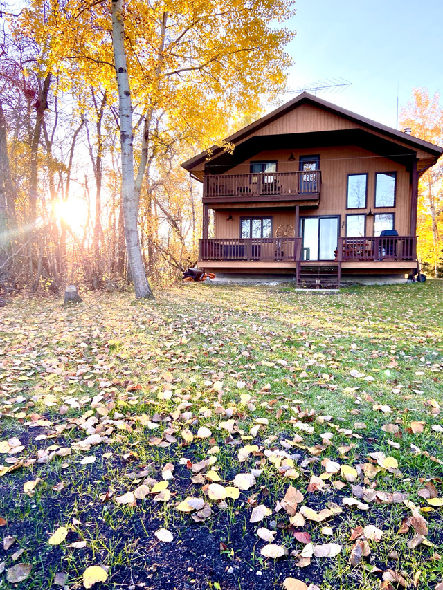 Lake Front Cottage in Camp Morton in Short Term Rentals in Winnipeg - Image 2