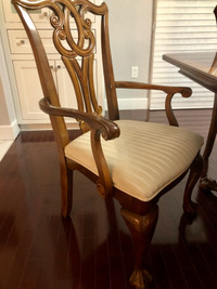 Solid wood beautiful dining room chairs (8)