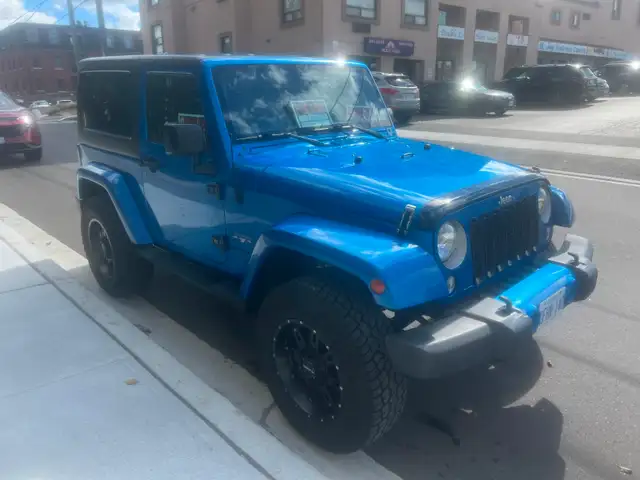 2016 Jeep Sahara 2dr 4WD - Electric Blue 158,000