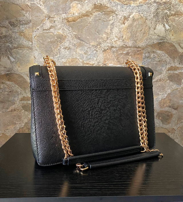 Moschino luxury purse and wallet dans Femmes - Sacs et portefeuilles  à Ville de Montréal - Image 3