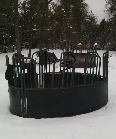 Large Round Feeder for Sale, Good Condition, Not perfectly round anymore, but pegs are easy to take...
