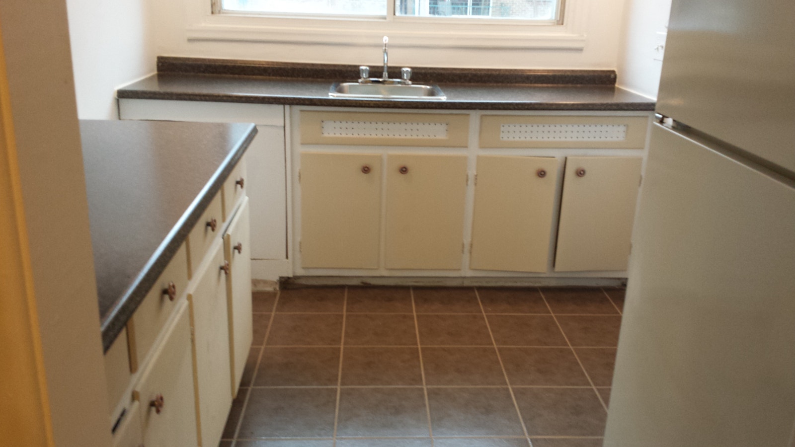 DORVAL - 2.5 ( Large & Renovated) ! — photo 2