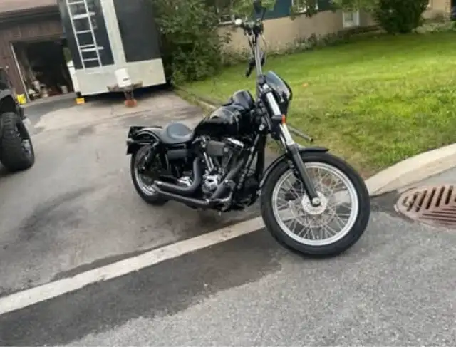 2012 dyna super glide Harley Davidson motorcycle  in Street, Cruisers & Choppers in City of Montréal - Image 4