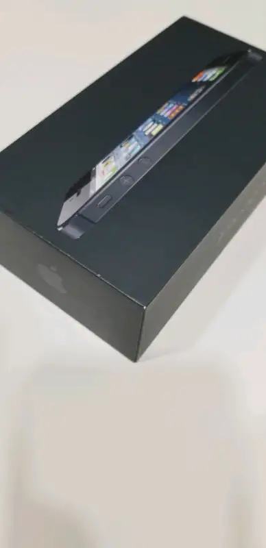 iPhone 5 - 16 GB Black Empty Box