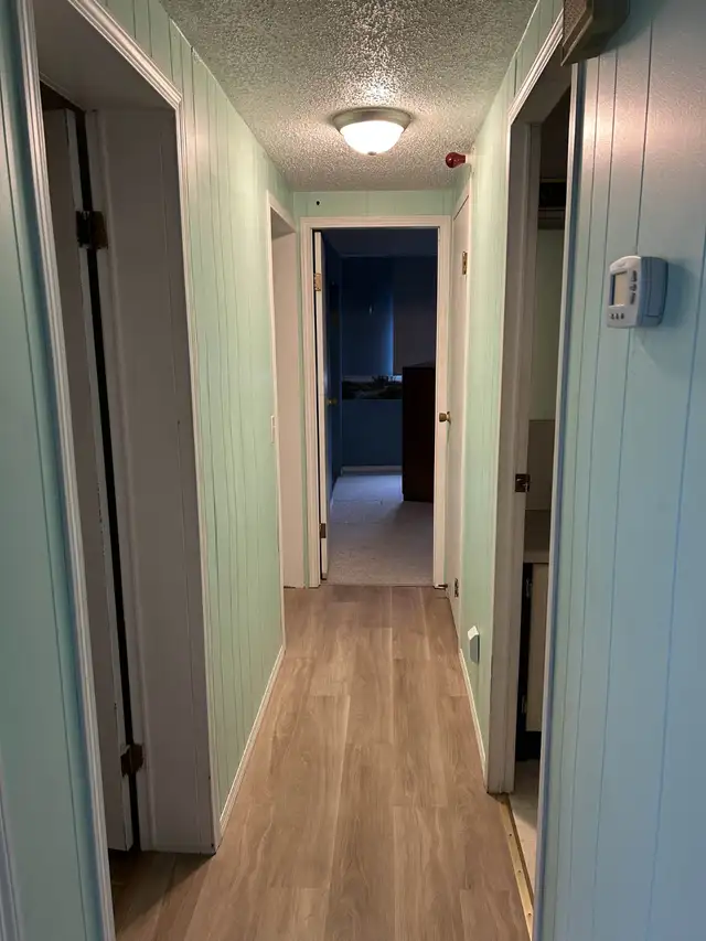3 Bedroom, 1.5 Bath Double Wide Mobile Home **For Removal Only** in Houses for Sale in Regina - Image 17