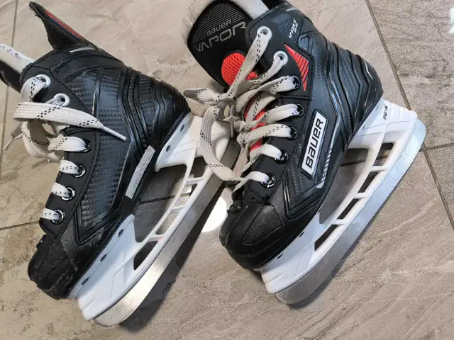 Hockey skates Bauer Size Y12 in Skates & Blades in City of Toronto - Image 4