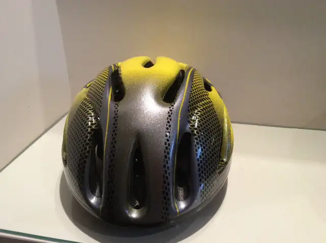 CASQUEde Vélo LOUIS GARNEAU in Hobbies & Crafts in Québec City - Image 3