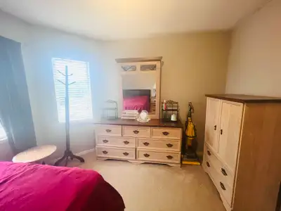 Room for Rent in Semi-Detached Home - Heartland (Mavis/Matheson)Mississauga Looking for a respectful...