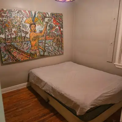Room for rent available July 01. Close to Algonquin college.