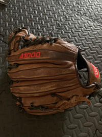 Wilson A1000 baseball glove 