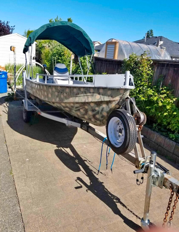 Fishing boat 14 ft in Powerboats & Motorboats in Campbell River
