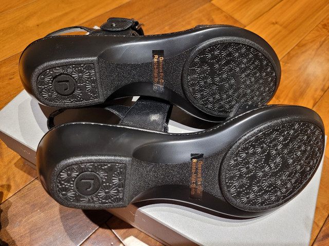 NEW Rockport leather sandals/RockportNouvelles sandales en cuir dans Femmes - Chaussures  à Ville de Montréal - Image 4