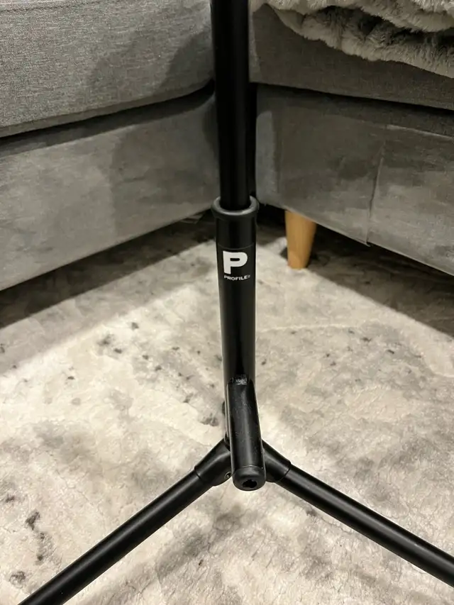 GUITAR STAND 63234885435649122