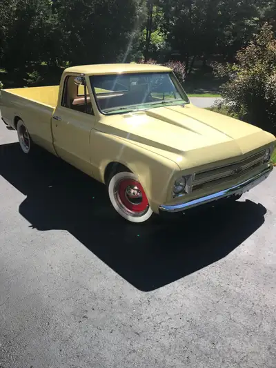 1967 Chevrolet C-10 6 year old full rotisserie, powder coated frame . Cameo creme colour , lowering...
