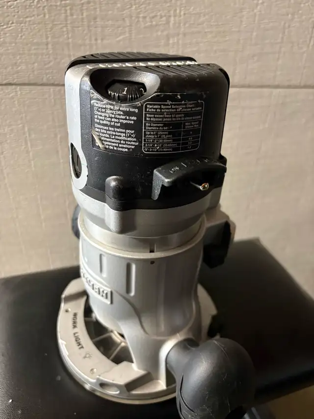 craftsman 11 amp router with lights in Power Tools in Regina - Image 4