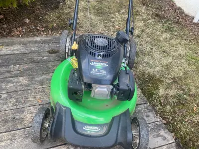 Tondeuse à essence LawnBoy 6.5 h.p. ou 149 cc, moteur Kohler, View more