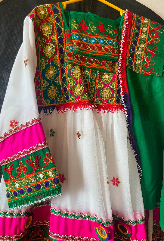 Afghany cloths dans Femmes - Autre  à Ville de Toronto - Image 3
