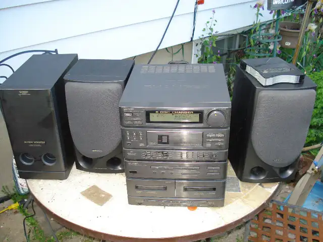Sharp mini system Model CD 700 in Stereo Systems & Home Theatre in Oshawa / Durham Region - Image 2