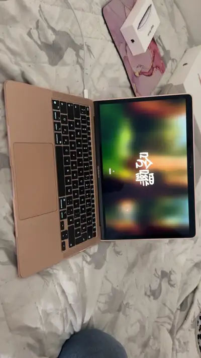 MacBook Air 13 pouces – 256 Go + accessoires complets, View more