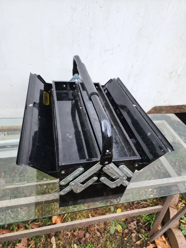 Stanley Portable Steel Tool Box W/ 5 Cantilever Trays, Black 18" in Tool Storage & Benches in Windsor Region - Image 9