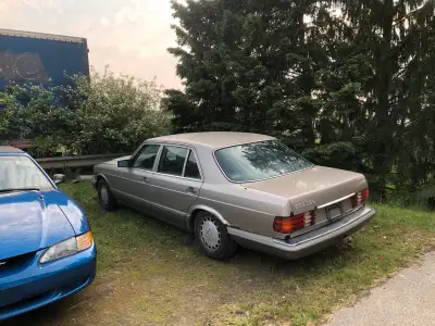 ‘88 560SEL for sale/trade/parts. 5.5L V8 300HP Got it running with gas down the intake. Trunk is rus...