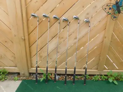 Right-hand Nike iron set, View more